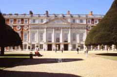 Hampton-Court-Palace-07-0016